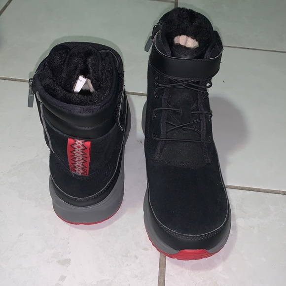 UGG Boots - Picture 4 of 5